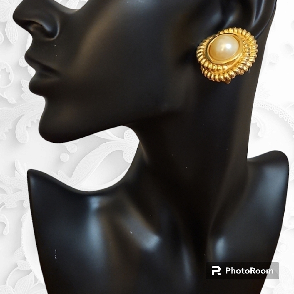 Vintage Atomic Cream Pearl Knot Rim Clip-on Bridal Statement Earrings